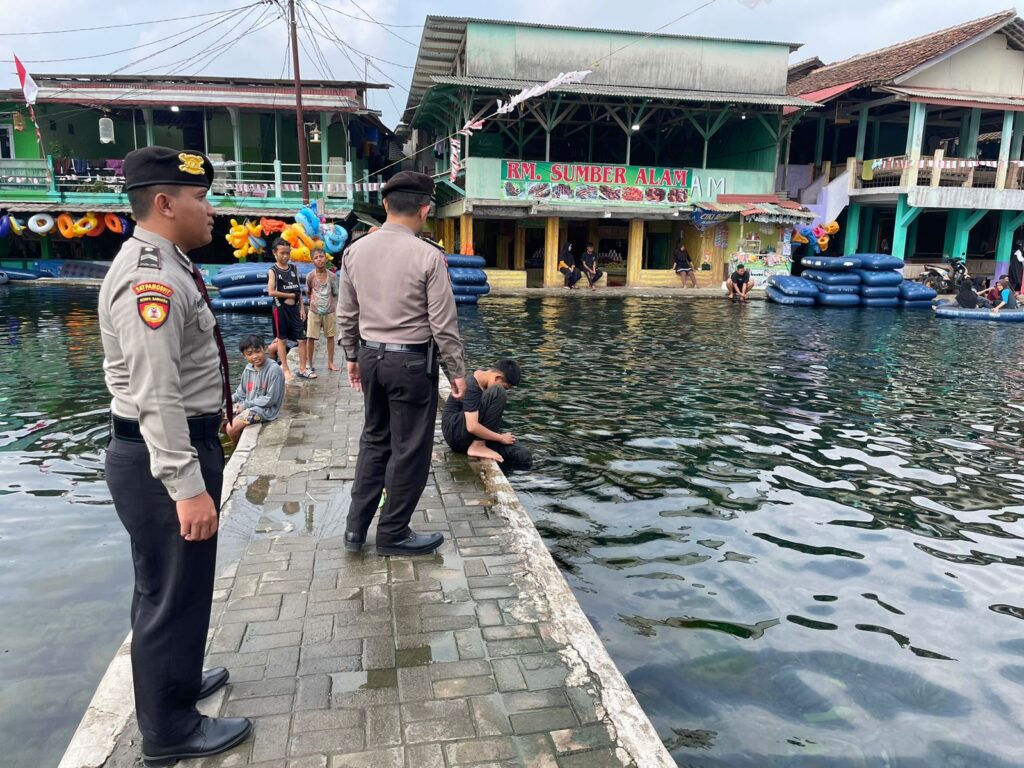 Ciptakan Kondusifitas Akhir Pekan, Sat Pamobvit Polres Pandeglang Patroli Tempat Wisata 8 WhatsApp Image 2023 08 26 at 13.14.08