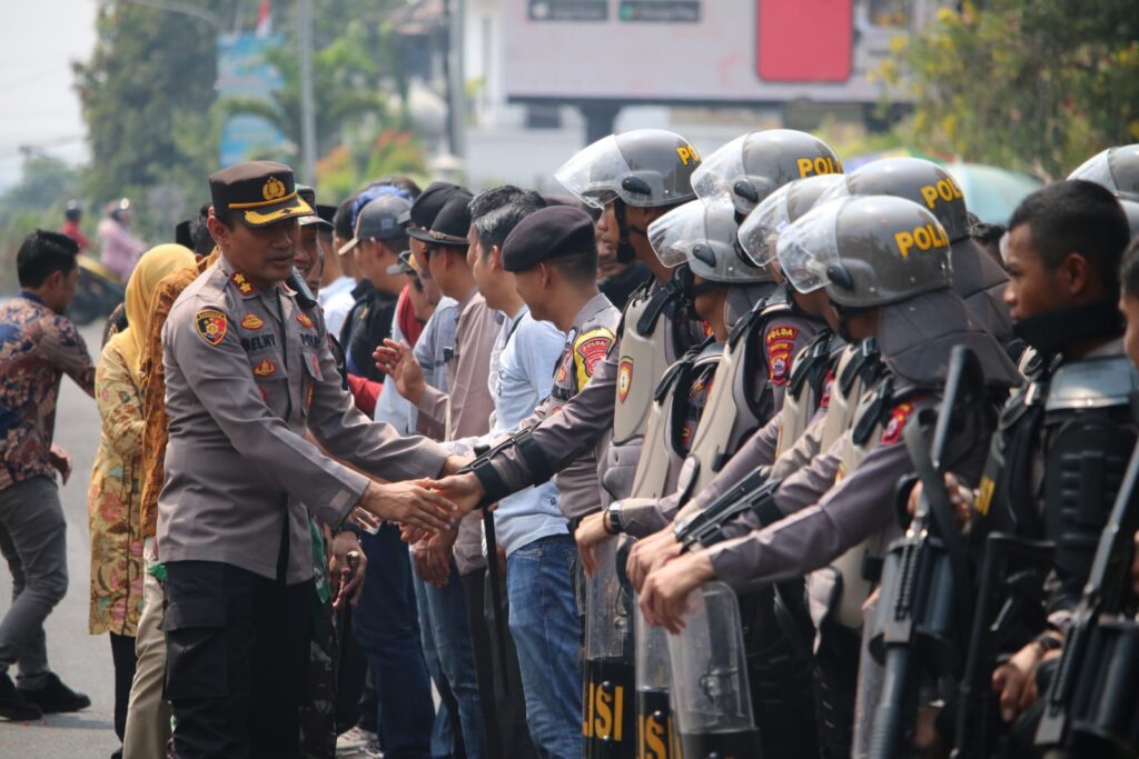 Polres Pandeglang Gelar Simulasi Sistem Pengamanan Kota (Sipamkota) untuk Menjaga Keamanan Pemilu 2024 8 WhatsApp Image 2023 10 13 at 11.38.44