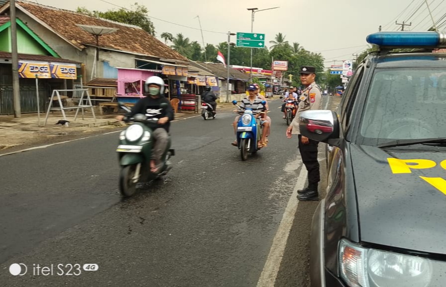 Polres Pandeglang Lakukan Gatur demi Keamanan dan Kelancaran Arus Lalu Lintas 4 WhatsApp Image 2023 10 13 at 14.15.14