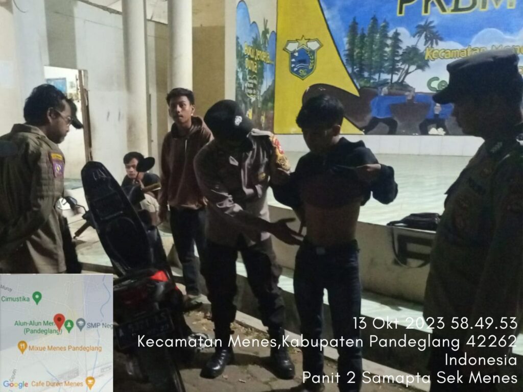 Polsek Menes Tingkatkan Patroli Gabungan untuk Ciptakan Keamanan dan Ketertiban 5 WhatsApp Image 2023 10 14 at 11.21.14