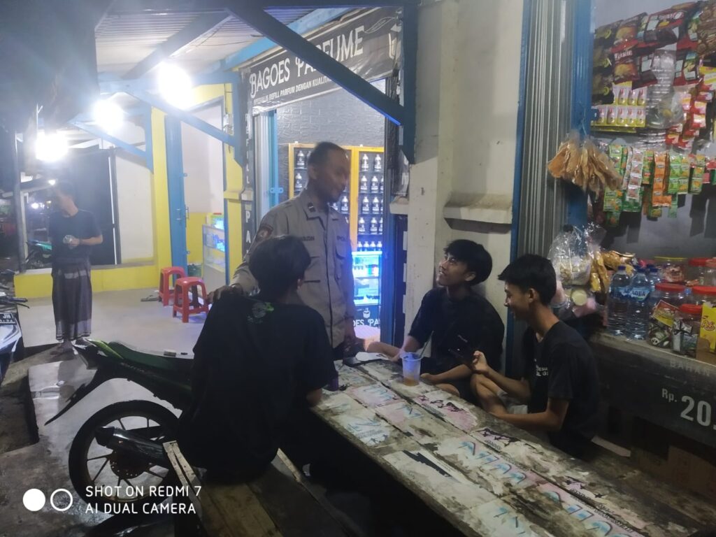 Polsek Labuan Lakukan Patroli Malam untuk Ciptakan Lingkungan Aman 6 WhatsApp Image 2023 10 15 at 09.36.31