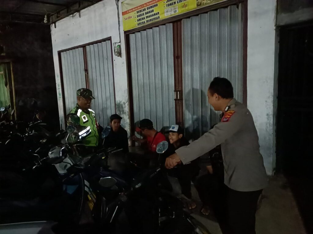 Polsek Pulosari Giatkan Patroli C3 untuk Menciptakan Lingkungan yang Aman 8 WhatsApp Image 2023 10 15 at 09.41.34