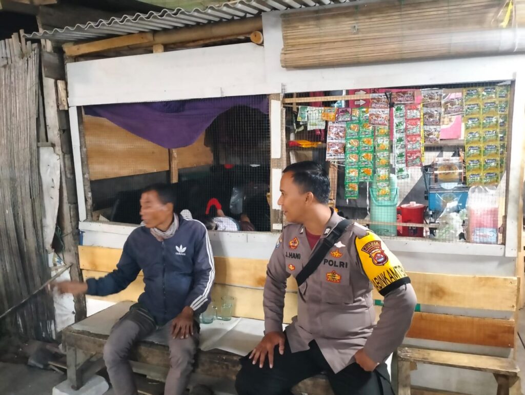 Berikan Rasa Aman Kepada Masyarakat, Anggota Piket Polsek Angsana Gelar Patroli Malam 3 WhatsApp Image 2023 10 18 at 10.02.34
