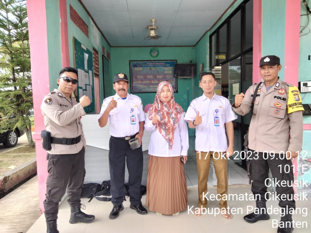 Polsek Cikeusik Terus Tingkatkan Patroli KRYD untuk Mewujudkan Kamtibmas yang Aman dan Kondusif 4 WhatsApp Image 2023 10 18 at 10.07.26