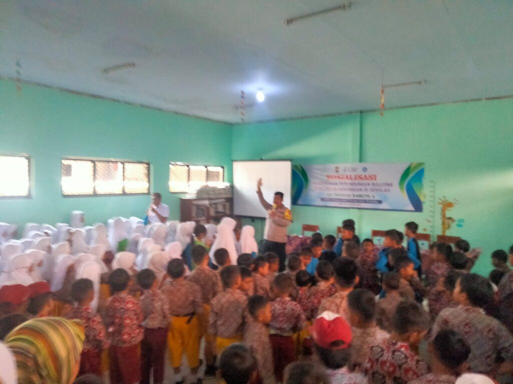 Bhabinkamtibmas Polsek Pandeglang Sosialisasikan Pencegahan Bullying dan Kenakalan Remaja di SDN 4 Saruni 10 WhatsApp Image 2023 10 18 at 19.37.39