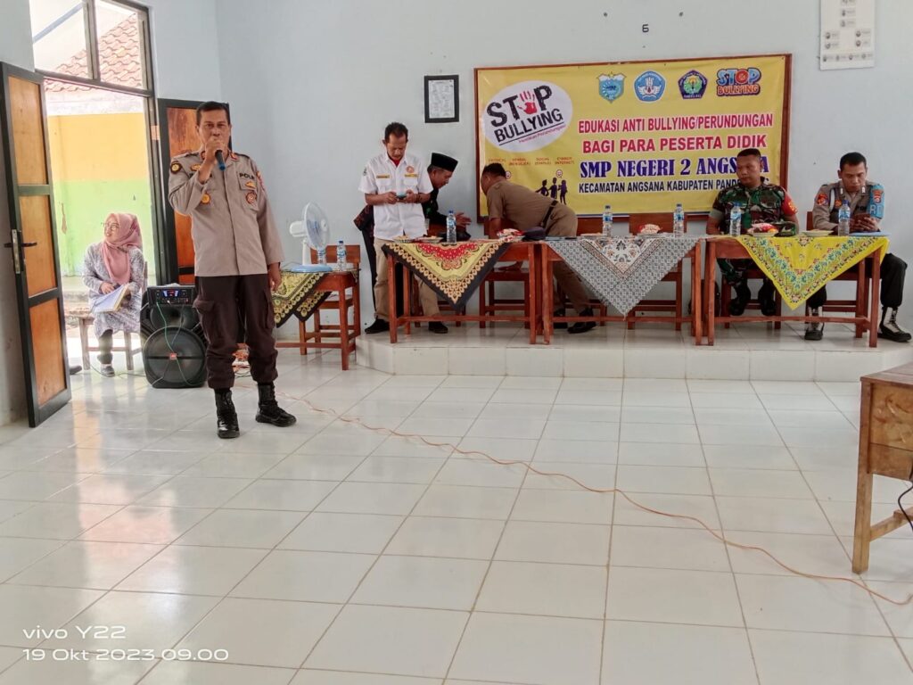 Cegah Perundungan di Sekolah, Kapolsek Angsana Laksanakan Sosialisasi di SMPN 2 Angsana 7 WhatsApp Image 2023 10 19 at 12.58.13