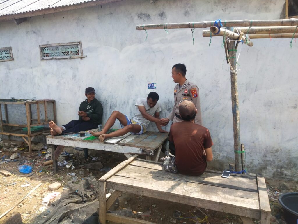 Polsek Panimbang Tingkatkan Kegiatan Sambang KRYD untuk Ciptakan Kamtibmas 4 WhatsApp Image 2023 10 22 at 11.33.15