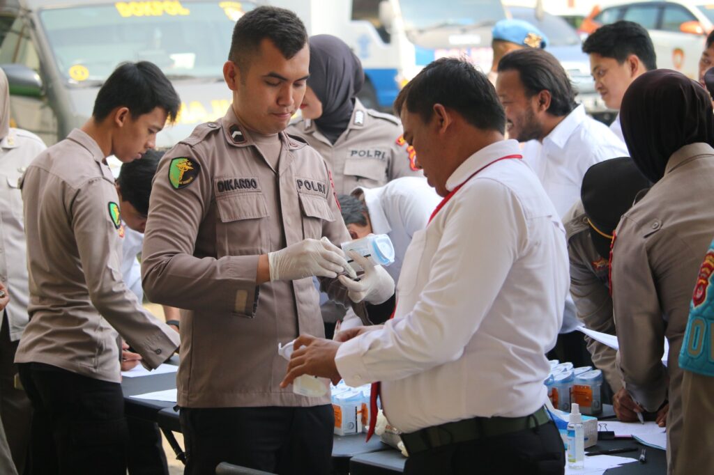 Polres Pandeglang Gelar Tes Urin Mendadak Bagi Anggota Polisi 1 WhatsApp Image 2023 10 23 at 11.50.29