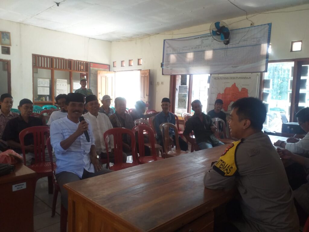 Polsek Menes Gelar Kegiatan Jumat Curhat Bersama Masyarakat Desa Purwaraja 1 WhatsApp Image 2023 10 27 at 14.55.40