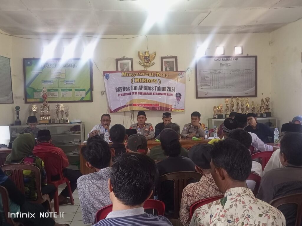 Kapolsek Menes Hadiri Rapat Musyawarah Desa (Musdes) di Desa Purwaraja 3 WhatsApp Image 2023 10 27 at 15.53.56
