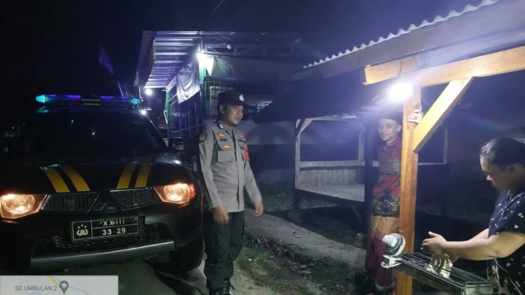 Polsek Cikeusik Gelar Patroli Malam Intensif Demi Ciptakan Kamtibmas Aman dan Kondusif 2 WhatsApp Image 2023 11 01 at 09.44.37