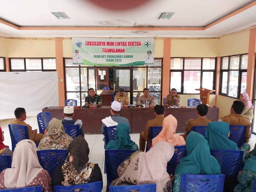 Kapolsek Sumur Hadiri Lokakarya Mini Lintas Sektor Triwulan BLUD UPT Puskesmas Sumur 9 WhatsApp Image 2023 11 06 at 13.27.51