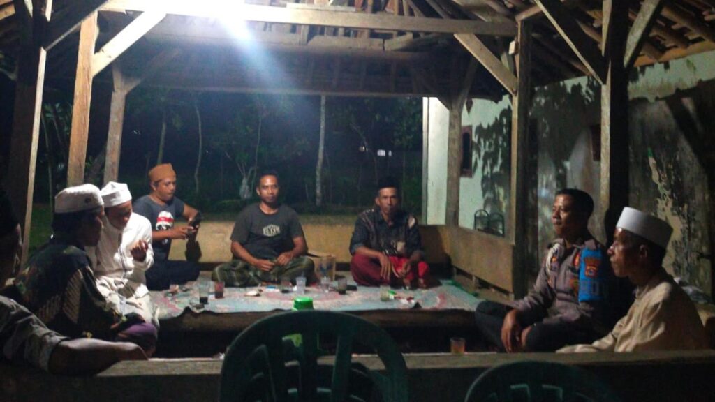Polsek Pagelaran Gelar Patroli dalam Upaya Pencegahan Kriminalitas 7 WhatsApp Image 2023 11 08 at 13.40.33
