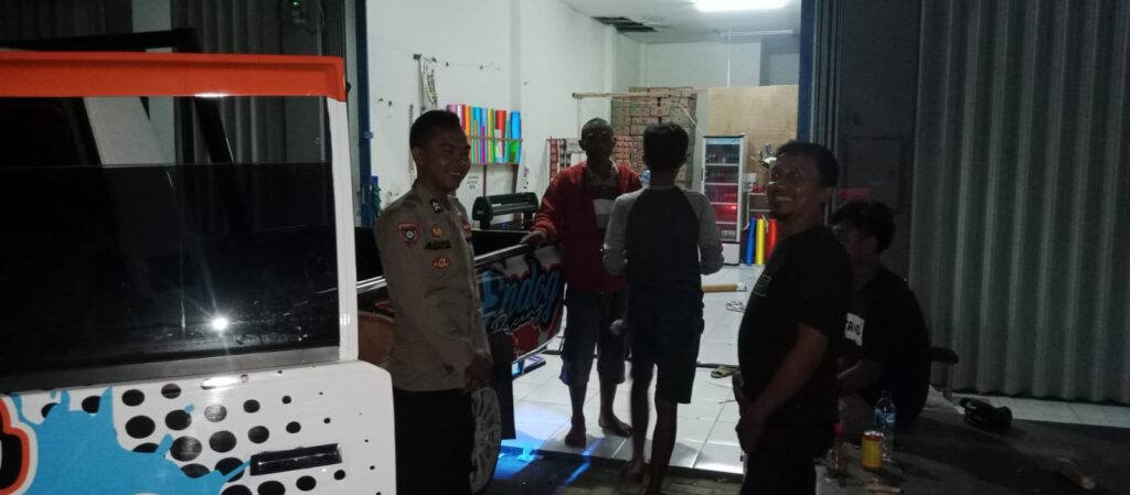 Polsek Panimbang Gencar Lakukan Patroli Malam Hari 10 WhatsApp Image 2023 11 12 at 11.04.49