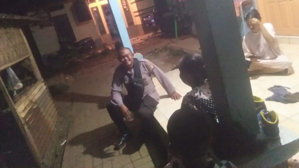 Polsek Menes Gelar Sambang Kampung untuk Meningkatkan Soliditas dengan Masyarakat 10 WhatsApp Image 2023 11 12 at 13.24.18