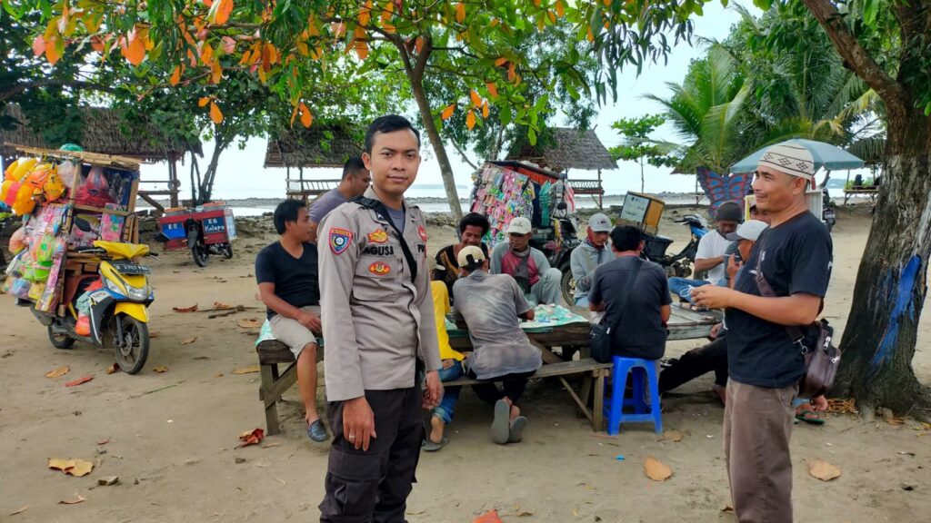 Bhabinkamtibmas Polsek Panimbang Terus Lakukan Sambang dan Himbauan Kamtibmas 2 WhatsApp Image 2023 11 14 at 16.57.05