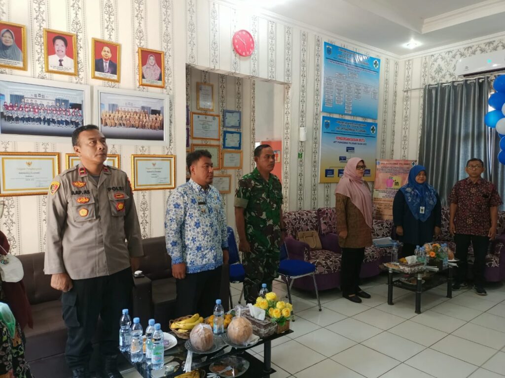 Polsek Pulosari Hadiri Peluncuran Imunisasi Hepatitis B untuk Tenaga Medis Pulosari 6 WhatsApp Image 2023 11 16 at 11.09.17