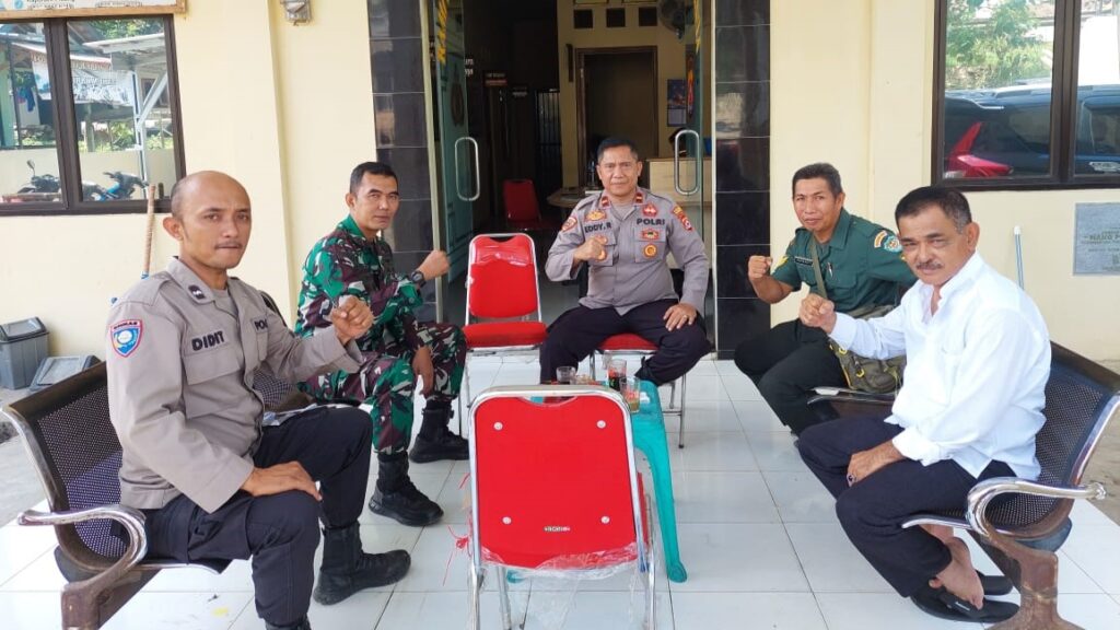 Kapolsek Picung Polres Pandeglang Gelar Rapat Koordinasi Menjelang Pengamanan Kampanye Pemilu 2024 7 WhatsApp Image 2023 12 06 at 10.43.50