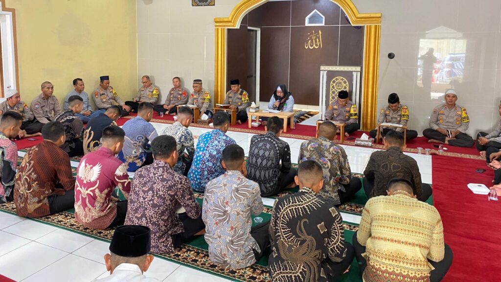Polres Pandeglang Terus Jalani Pengajian Rutin Sebagai Rutinitas Positif 5 WhatsApp Image 2023 12 07 at 12.21.59