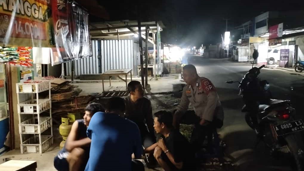 Polsek Menes Gelar Patroli Malam Hari Untuk Cegah Penyakit Masyarakat 9 WhatsApp Image 2023 12 23 at 07.22.15