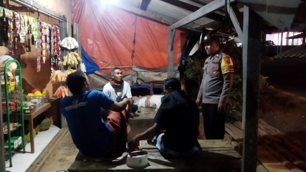 Patroli Dialogis Polsek Cimanggu, Upaya Kepolisian Cegah Gangguan Kamtibmas 7 WhatsApp Image 2023 12 25 at 03.43.54