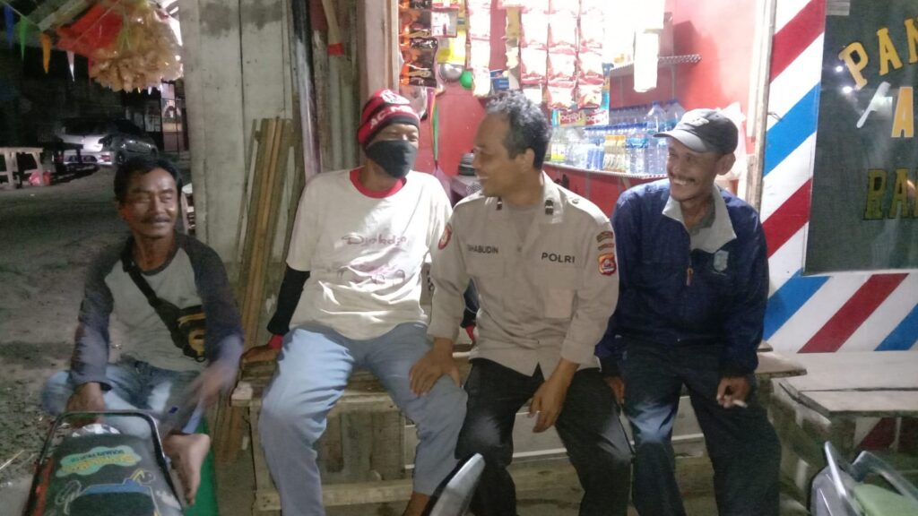 Patroli Malam Polsek Labuan: Antisipasi Kejahatan dan Himbauan Kepada Masyarakat 1 WhatsApp Image 2023 12 26 at 09.06.05