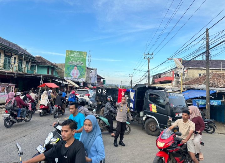 Kapolres Pandeglang Gelar Patroli Mobile untuk Memantau Kesiapan Pos Pengamanan Operasi Ketupat 10 IMG 20240408 184241