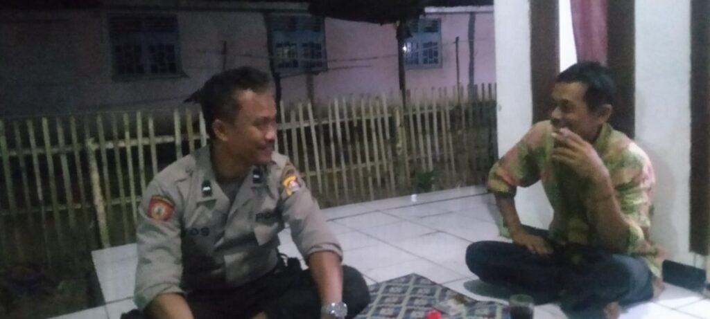 Polsek Munjul Lakukan Patroli Dialogis Ramadan untuk Ciptakan Situasi Aman 5 WhatsApp Image 2024 04 02 at 1.03.08 AM
