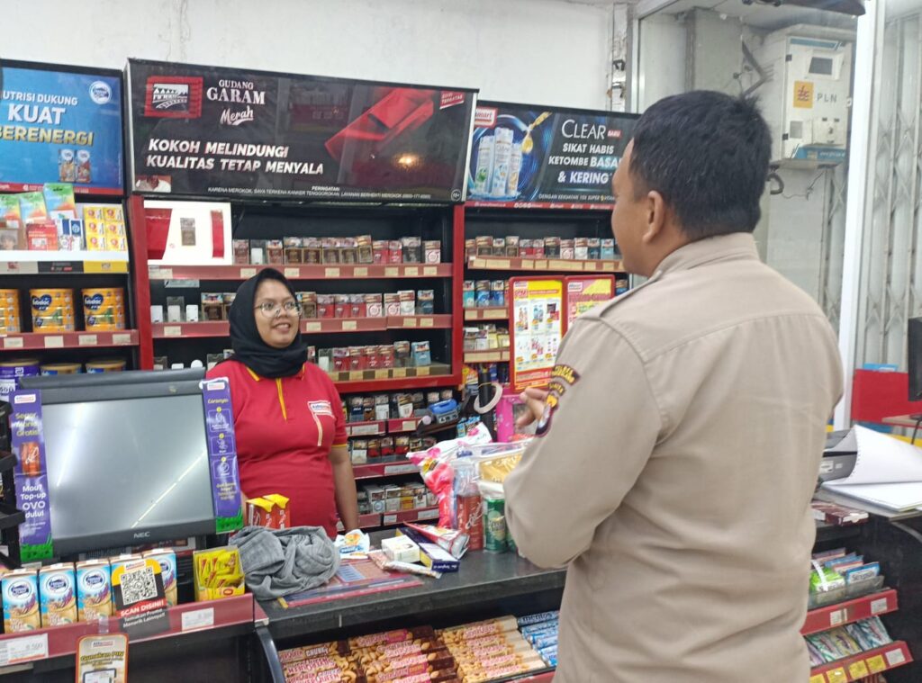 Polsek Bojong Polres Pandeglang Gelar Patroli Dialogis di Wilayah Waralaba 2 WhatsApp Image 2024 04 22 at 12.30.09