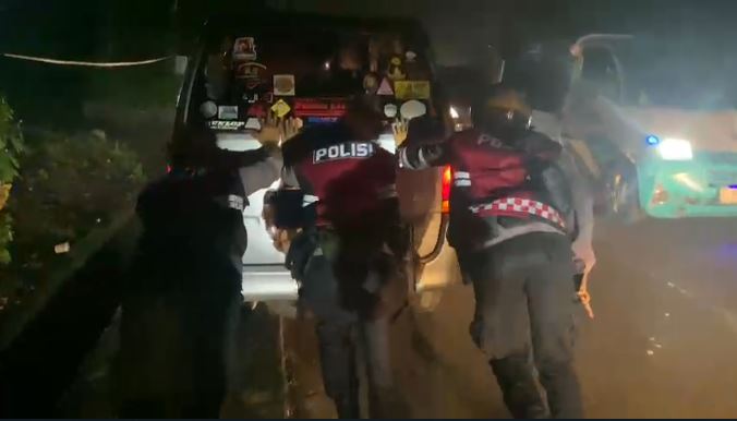 Sat Samapta Polres Pandeglang Memberikan Pelayanan Terbaik saat Libur Lebaran Idul Fitri 1445 H 9 samapta