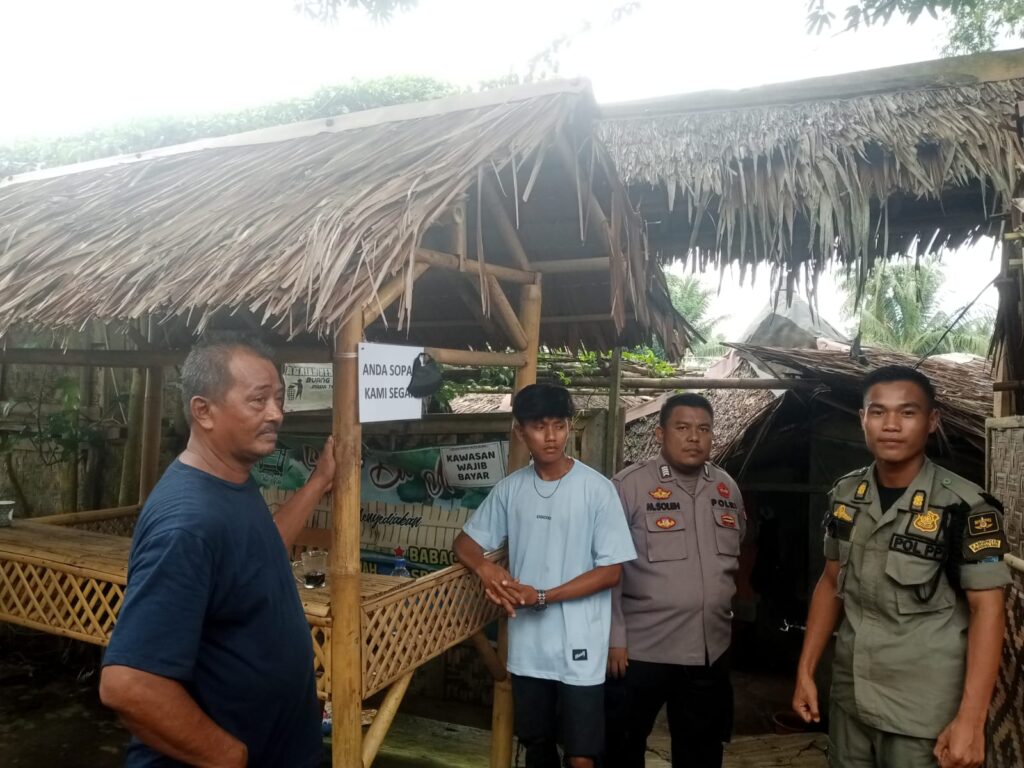 Polsek Cikedal Lakukan Patroli Dialogis Guna Jalin Komunikasi Yang Baik Dengan Masyarakat 1 WhatsApp Image 2024 05 09 at 18.36.15