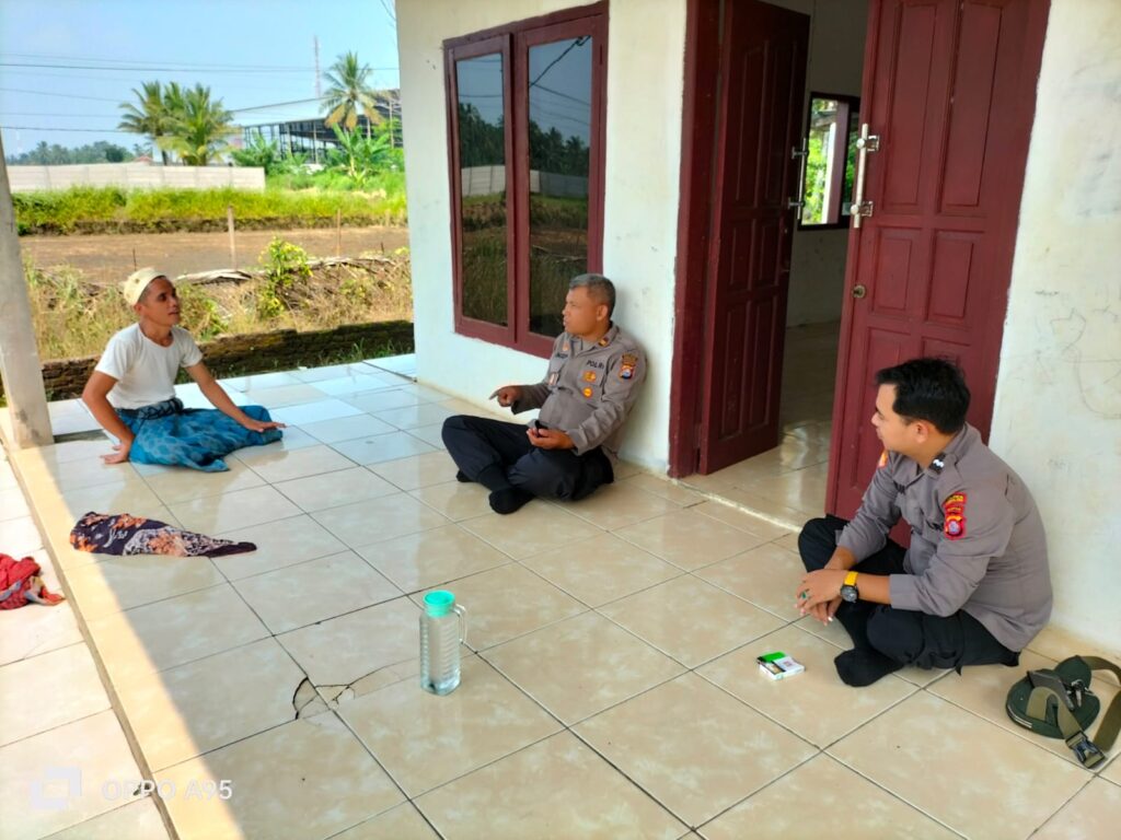 Polsek Pagelaran Polres Pandeglang Melakukan Kegiatan Jum'at Sambang dan Silaturahmi di Ponpes Wasilatuttolibin 8 WhatsApp Image 2024 05 10 at 11.54.03
