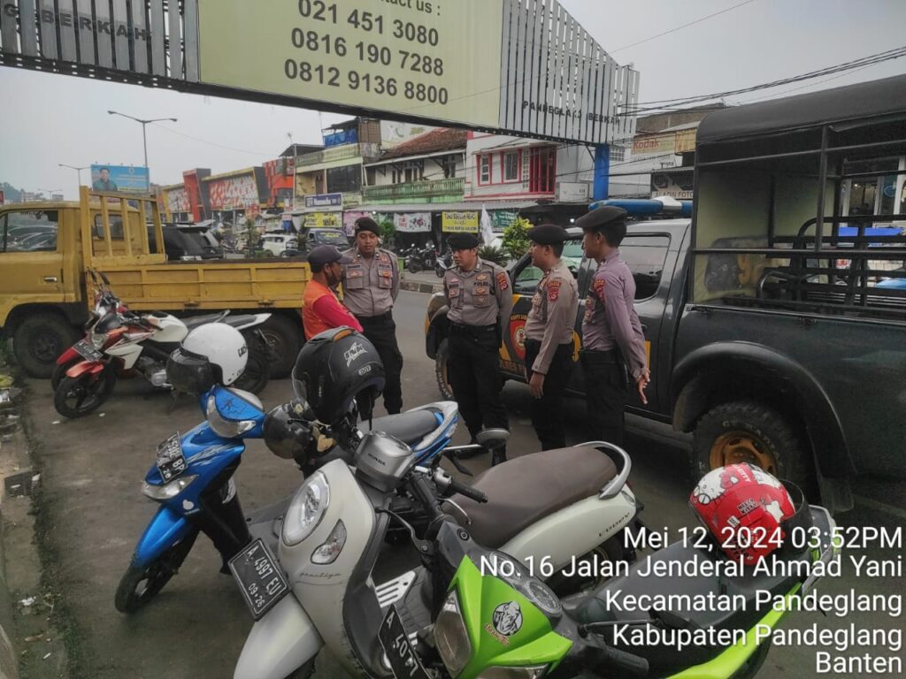 Polres Pandeglang Ingatkan Juru Parkir untuk Waspada Terhadap Aksi Pencurian Kendaraan Bermotor (Curanmor) 8 WhatsApp Image 2024 05 12 at 18.55.13