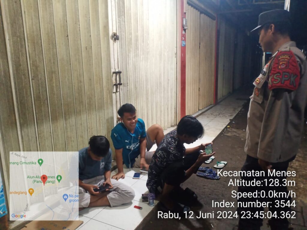 Polsek Menes Gelar Patroli Malam, Himbau Pemuda Kembali ke Rumah 4 WhatsApp Image 2024 06 13 at 12.28.45