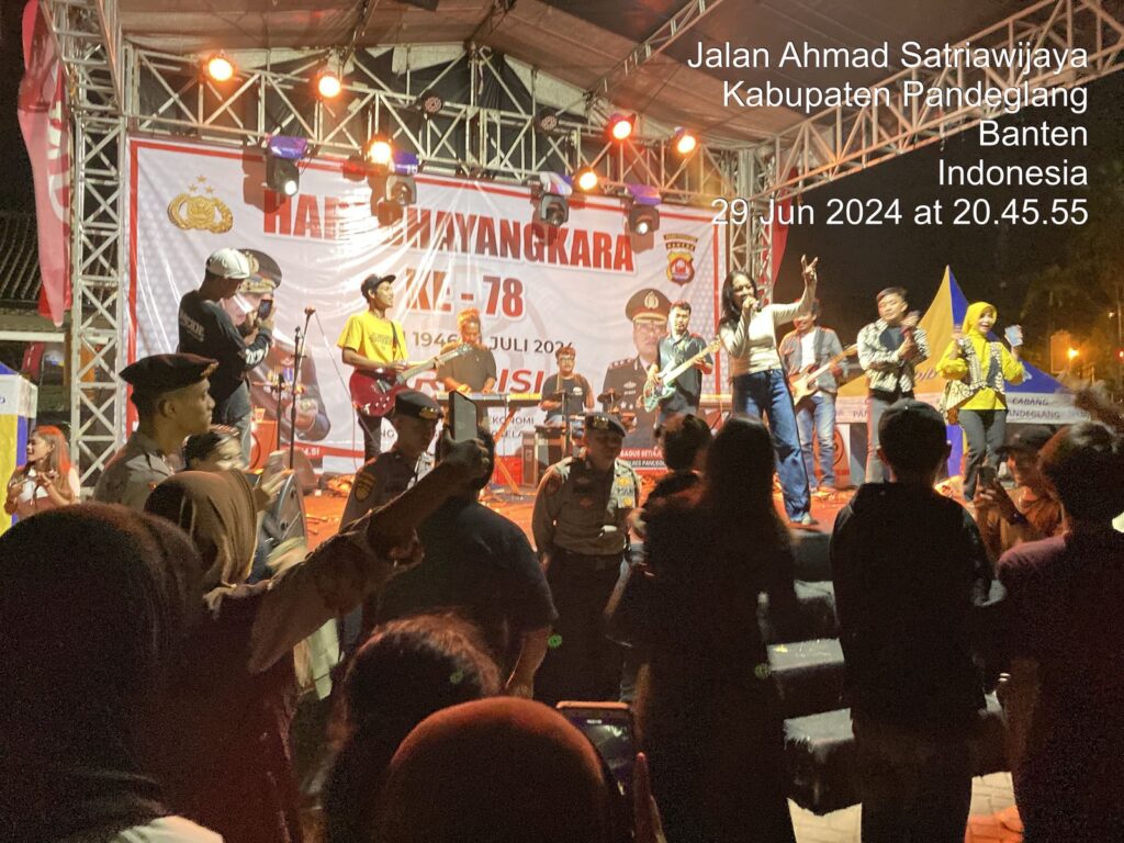 Sat Samapta Polres Pandeglang Amankan Kegiatan Pentas Perayaan HUT Bhayangkara ke-78 di Alun-Alun Pandeglang 7 WhatsApp Image 2024 06 30 at 05.09.53