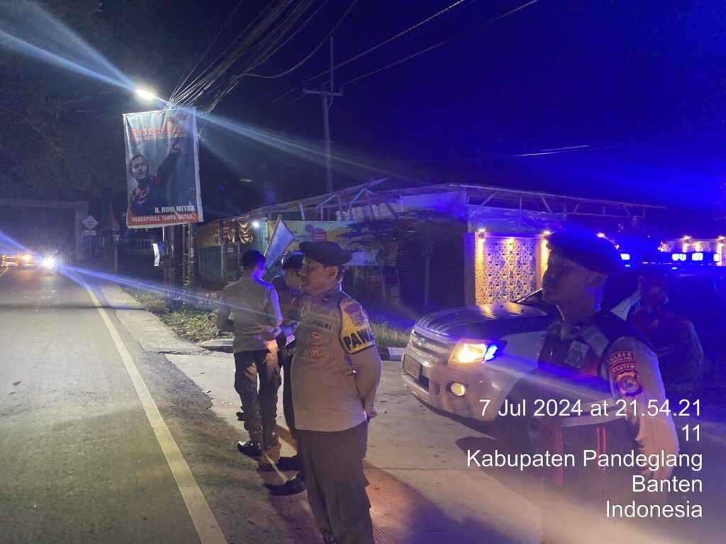 Guna Mencegah Aksi Balap Liar yang Meresahkan Warga, Sat Samapta Polres Pandeglang Menggelar Blue Light Patrol 7 WhatsApp Image 2024 07 08 at 05.26.57 scaled