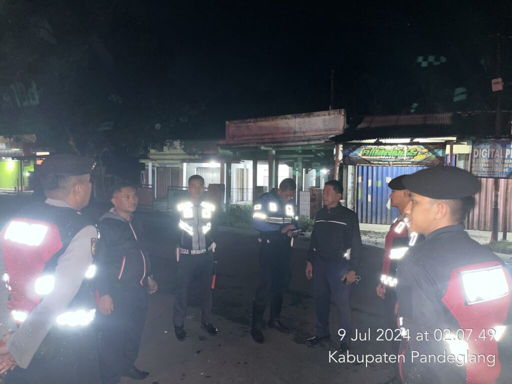 Sat Samapta Polres Pandeglang Gelar Strong Point Malam Hari Bersama Dishub Kabupaten Pandeglang 5 WhatsApp Image 2024 07 09 at 06.27.06