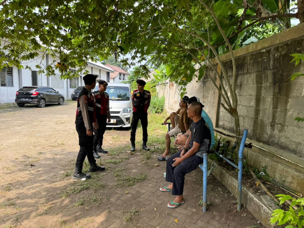 Sat Samapta Polres Pandeglang Sambangi Warga dan Berikan Edukasi Kamtibmas untuk Jaga Kondusifitas Wilayah 6 IMG 20240808 WA0029