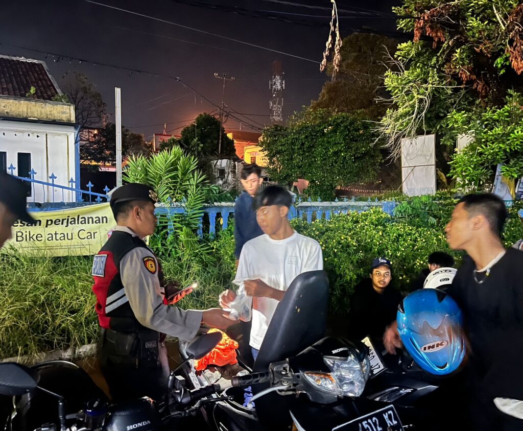 Cegah Tindak Kriminalitas Akhir Pekan, Sat Samapta Polres Pandeglang Gelar Patroli di Kabayan 3 WhatsApp Image 2024 08 11 at 04.46.52 1