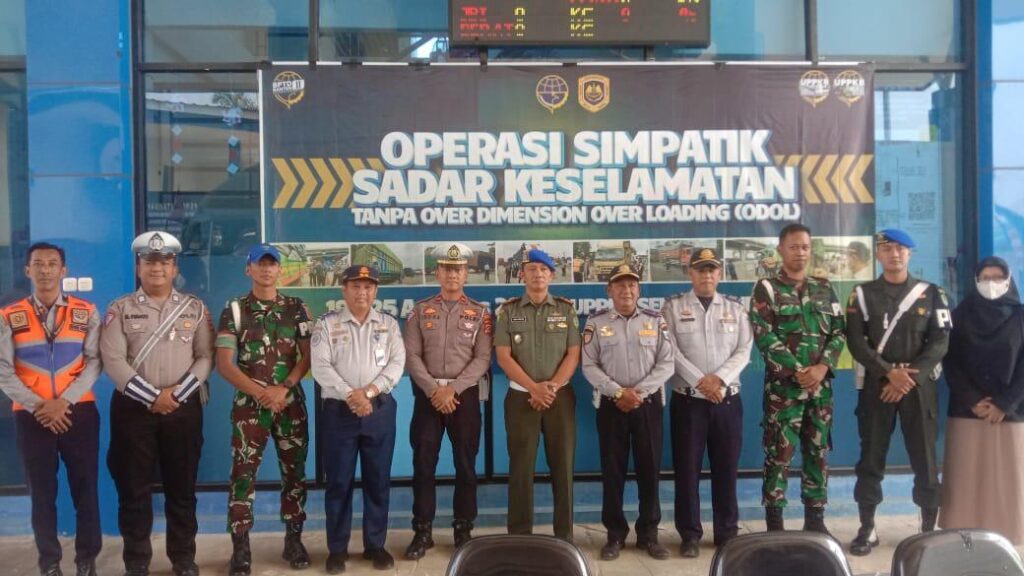 Satlantas Polres Pandeglang Gelar Operasi Simpatik "Sadar Keselamatan Tanpa Odol" Bersama Dishub Dan Kodim 0601 Pandeglang 5 WhatsApp Image 2024 08 20 at 07.27.42