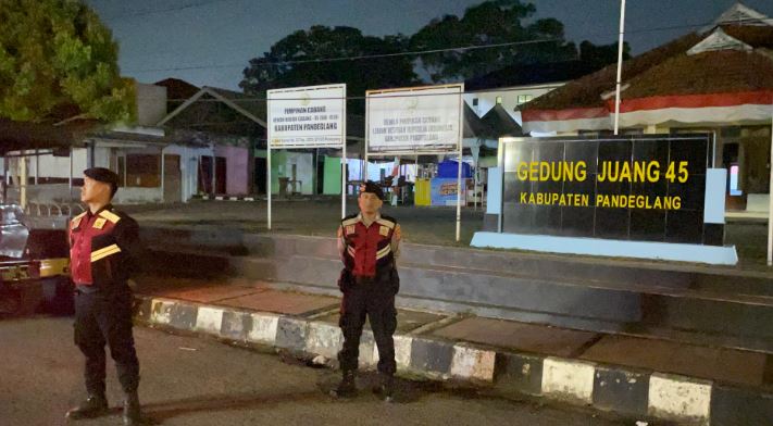 Sat Samapta Polres Pandeglang Cegah Penyakit Masyarakat di Gedung Juang 45 dengan Patroli Dialogis 10 sp.3