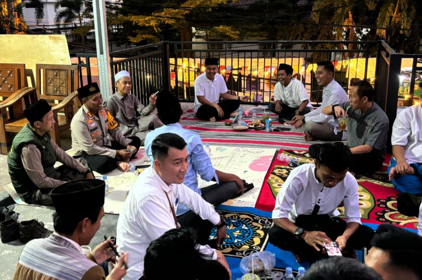 Kapolres Pandeglang AKBP Oki Bagus Setiaji Gelar Buka Puasa Bersama Wartawan Porwan 7 425