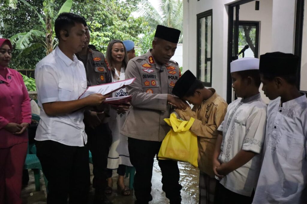 Kapolres Pandeglang Gelar Santunan Anak Yatim dan Buka Puasa Bersama di Polsek Pulosari 8 WhatsApp Image 2025 03 18 at 14.12.35