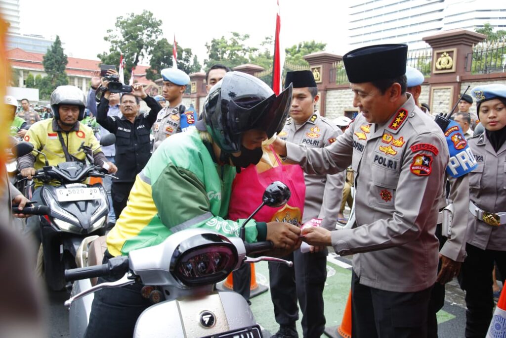 Wakapolri Hadiri Bazar Presisi dan Baksos di Lapangan Bhayangkara 6 WhatsApp Image 2025 03 21 at 08.46.01
