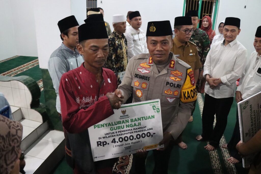 Kapolres Pandeglang AKBP Oki Bagus Setiaji Bersama Forkopimda Dampingi Gubernur Banten dalam Safari Ramadan 4 WhatsApp Image 2025 03 24 at 20.26.05