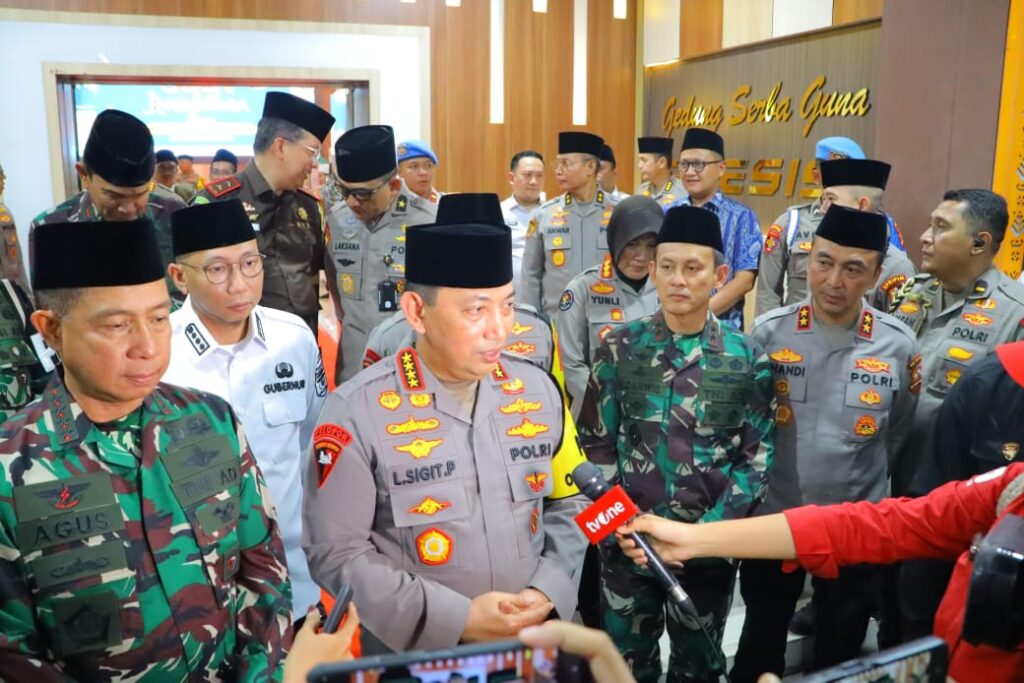 Perkuat Silaturahmi, Kapolri-Panglima TNI Hadiri Safari Ramadhan di Polda Lampung 6 WhatsApp Image 2025 03 27 at 03.30.36