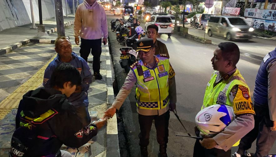 Kapolres Pandeglang Pimpin Patroli Malam KRYD di Bulan Ramadhan untuk Ciptakan Kondusifitas Wilayah 10 ewqsd