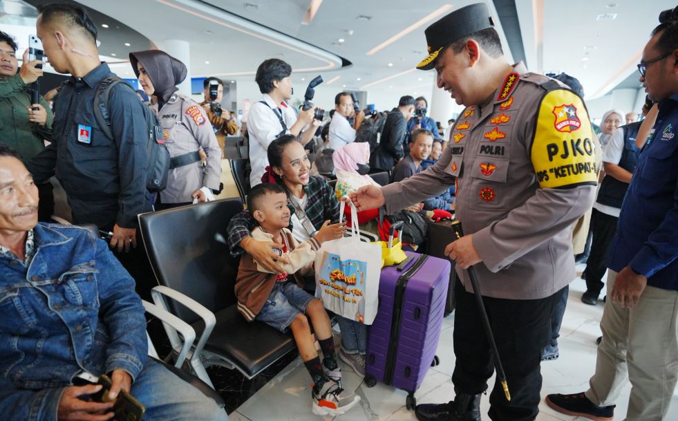 Tinjau Pelabuhan Merak, Kapolri Sebut Terjadi Penguraian Kepadatan Imbas Kebijakan Diskon Tiket dan WFA 9 fdh