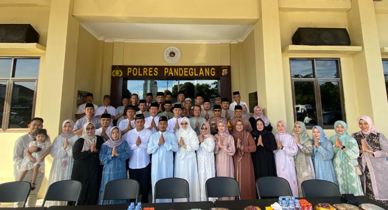 Polres Pandeglang Mengucapkan Selamat Hari Raya Idul Fitri 1446 H 1 trfd