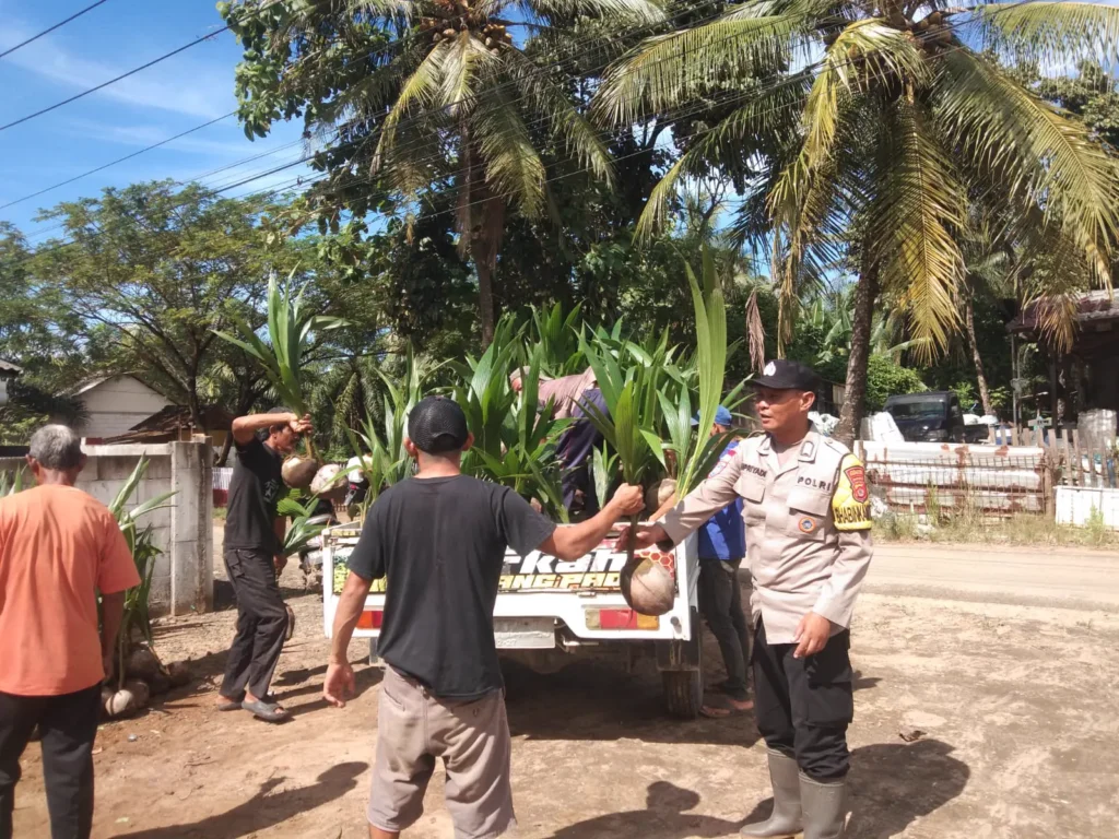 Pererat Kebersamaan dengan Warga, Bripka Supriyadi Gelar Aksi Tanam Pohon di Kp Cikujang Dua 5 MConverter.eu WhatsApp Image 2026 05 26 at 13.13.59